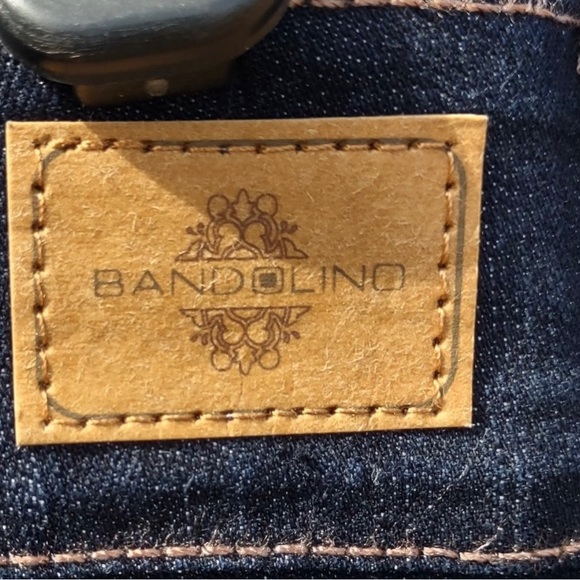 Bandolino Cropped Jeans - Picture 4 of 4